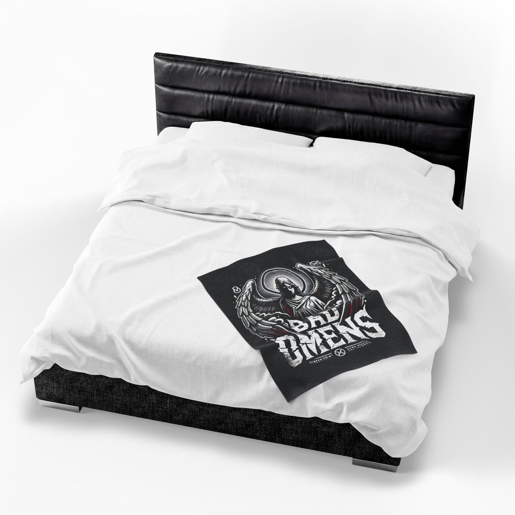 Gothic Angel Blanket Dark Aesthetic Throw Blanket Metal Style Plush Blanket Cozy Gothic Decor Alternative Home Blanket Gift